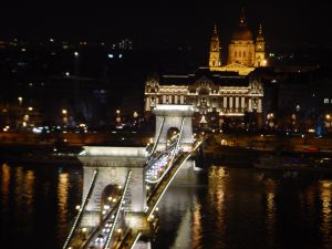 chain bridge budapest hungary