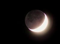 earthshine 20050412